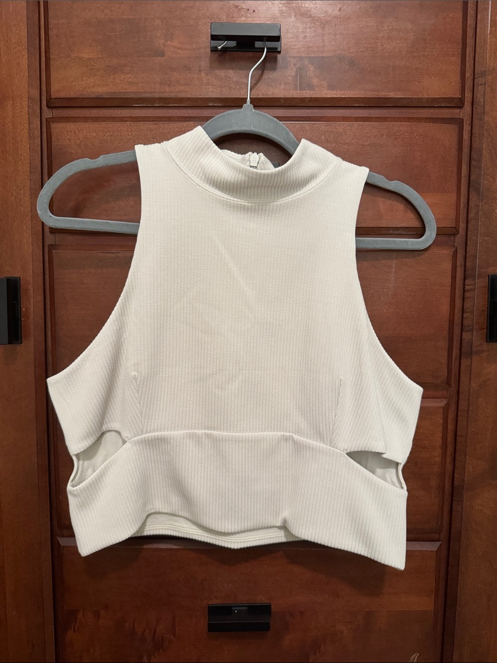 Lululemon mock neck crop top